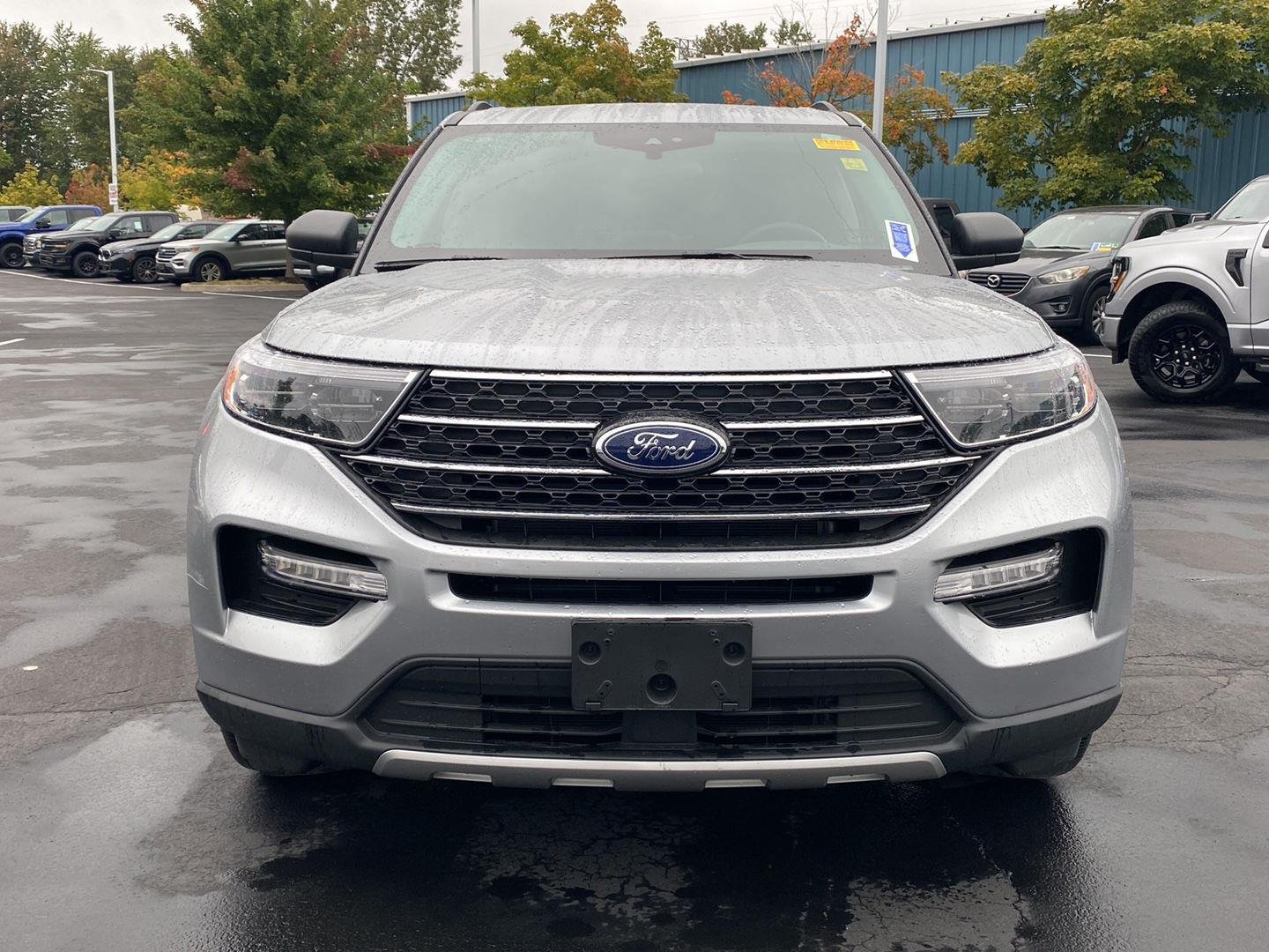 Used 2023 Iconic Silver Ford XLT image 7