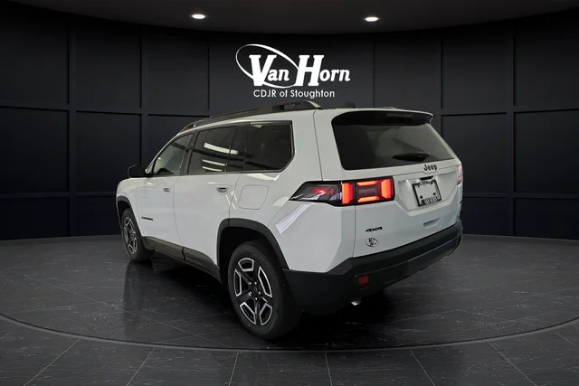 New 2026 Bright White Clear-Coat Exterior Paint Jeep Laredo image 5
