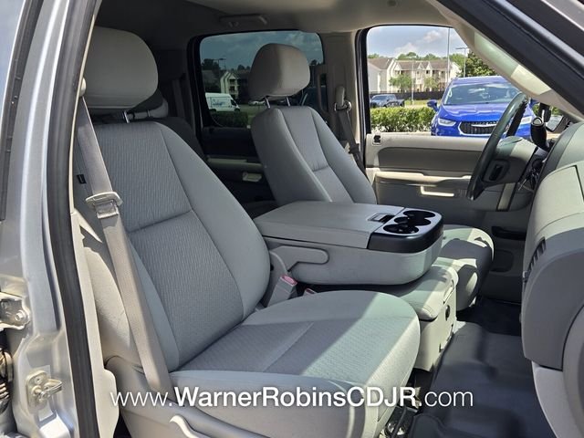 Used 2013 Silver GMC SLE image 18