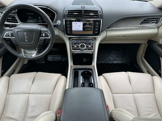 Used 2017 Green Lincoln Select image 12