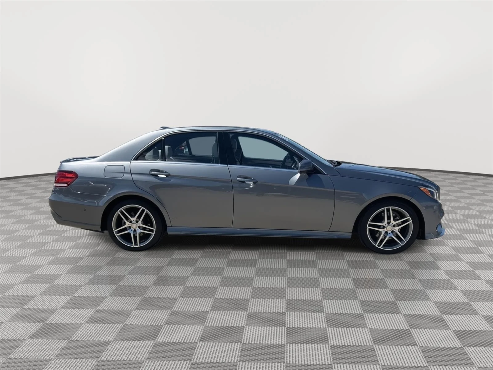 Used 2016 Selenite Grey Metallic Mercedes-Benz E 350 Sport image 2