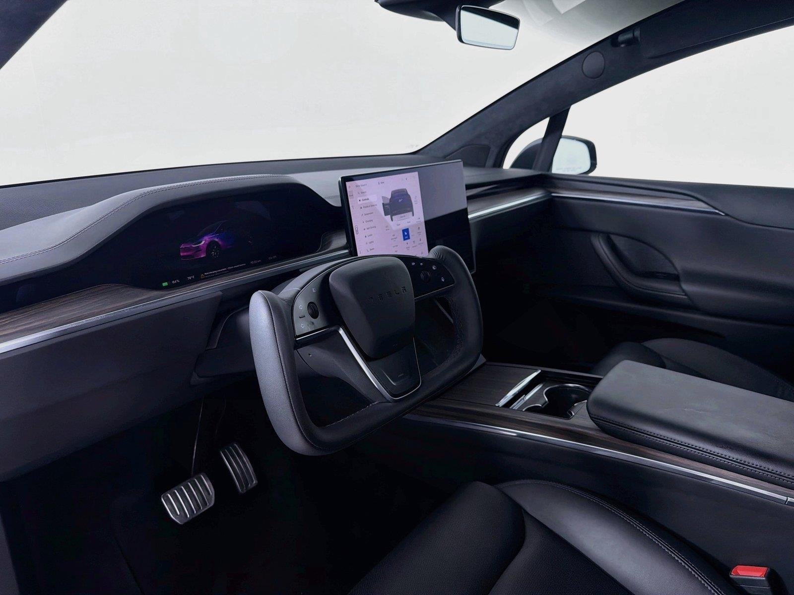 Used 2023  Tesla  image 4