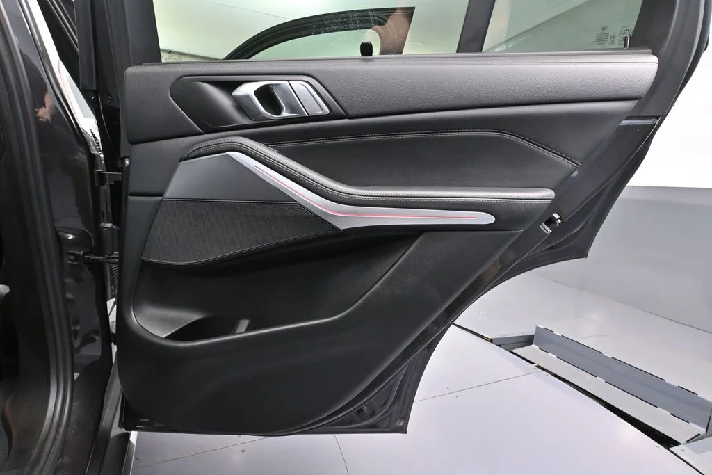 Used 2023 Gray BMW xDrive40i image 44