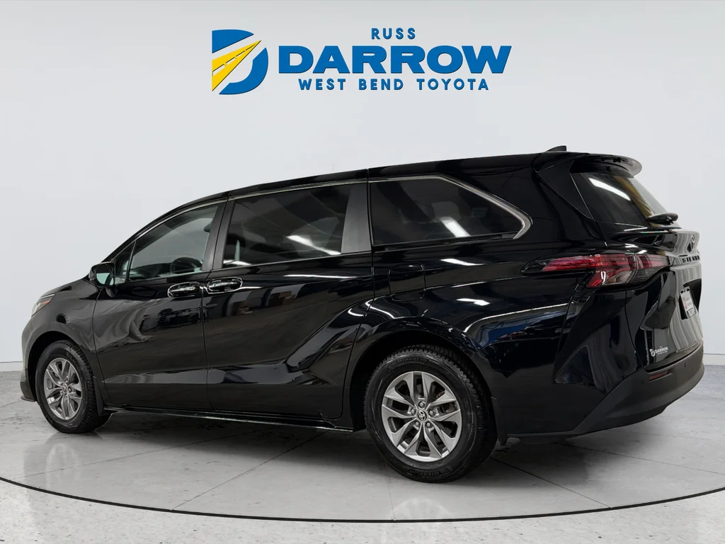 Used 2022 Black Toyota XLE image 3