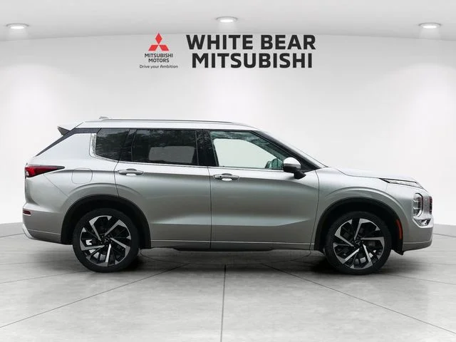 Used 2022 Alloy Silver Metallic Mitsubishi SEL image 6