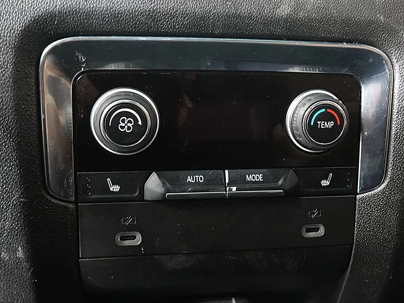 Used 2022 Summit White Chevrolet High Country image 16