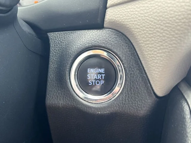 Used 2022  Toyota XLE image 24