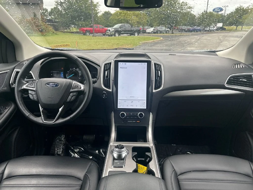 Used 2024 Silver Ford SEL image 2