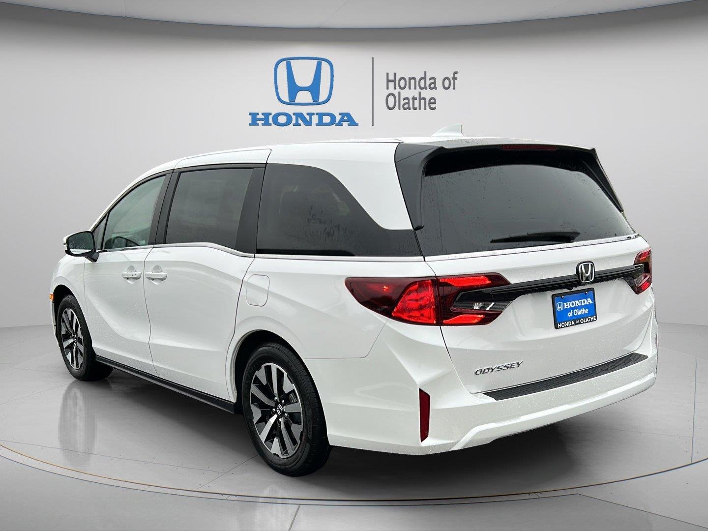 New 2027 Platinum White Pearl Honda EX-L image 5