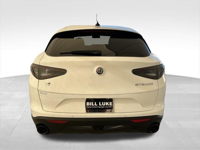 New 2025 Milano White Exterior Paint Alfa Romeo  image 16