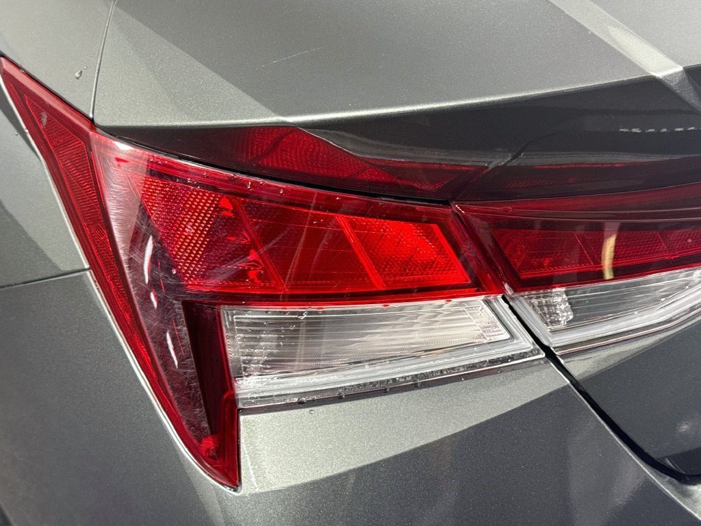 Used 2025 Amazon Gray Hyundai SE image 31