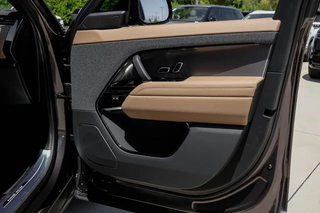New 2026  Land Rover SE image 57