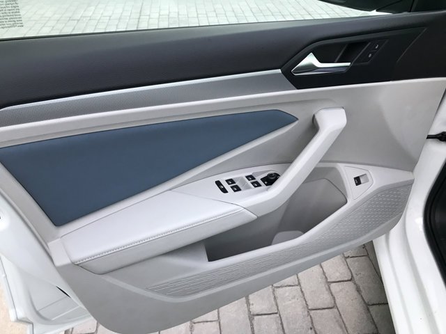 2026 Volkswagen Jetta SE - Photo 13