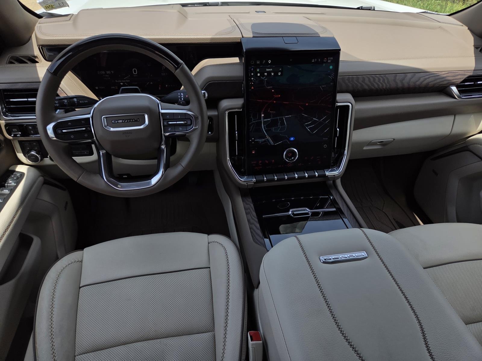 Used 2025 White Frost Tricoat GMC Denali image 15