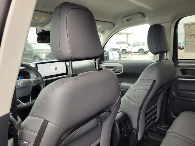 New 2026 Oxford White Ford Badlands® image 27