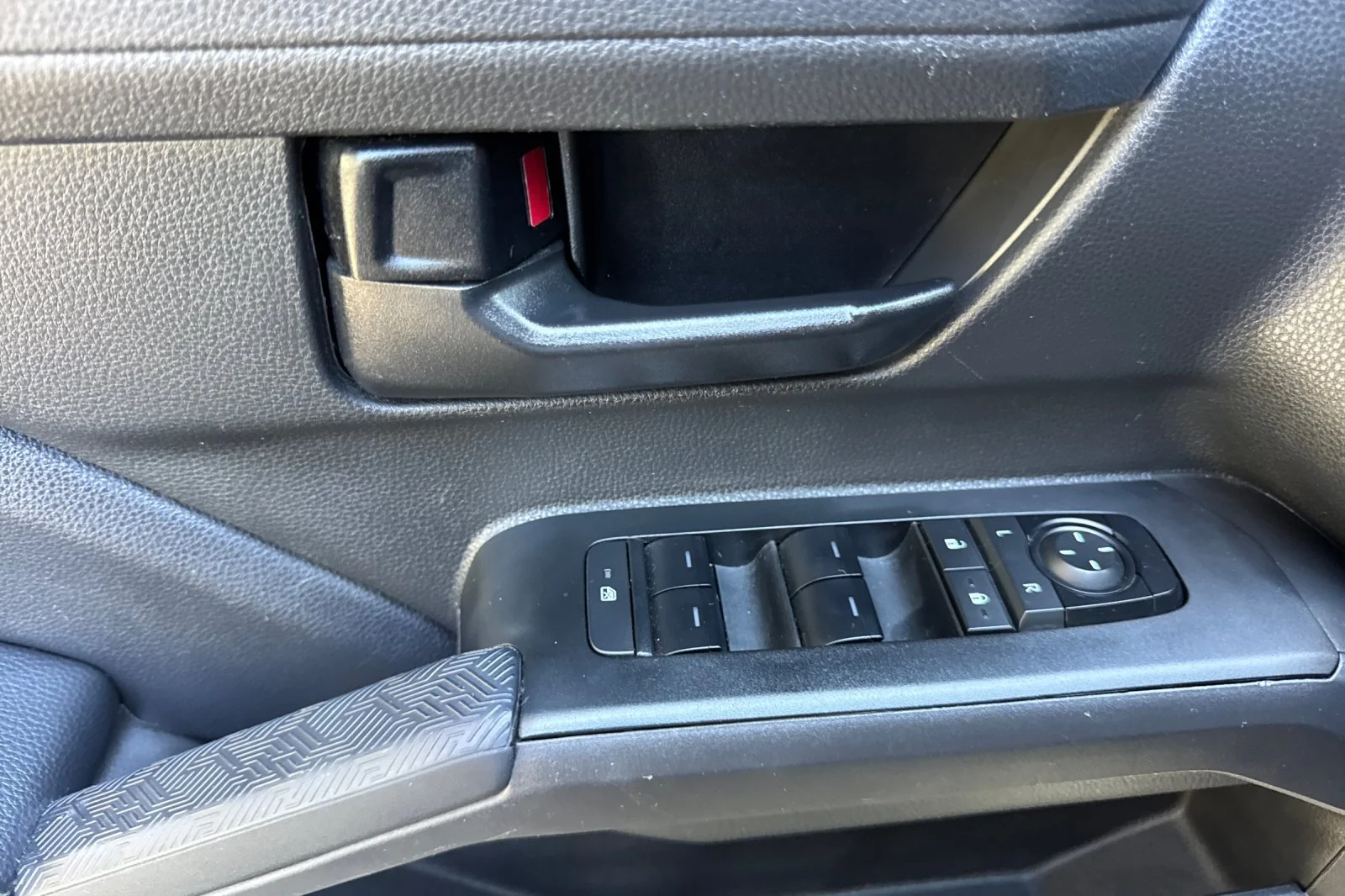 2024 Toyota Tacoma SR5 - Photo 19