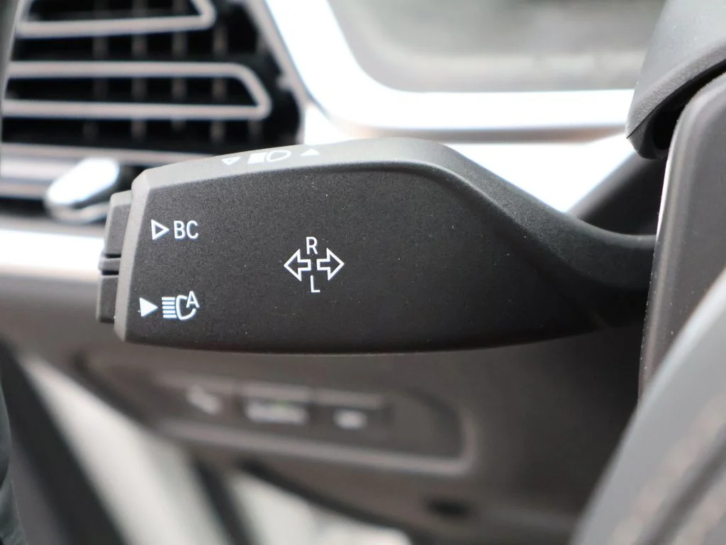 New 2026 White BMW xDrive40i image 36