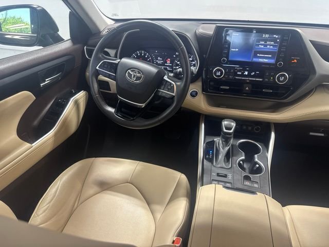 Used 2021 Brown Toyota XLE image 19