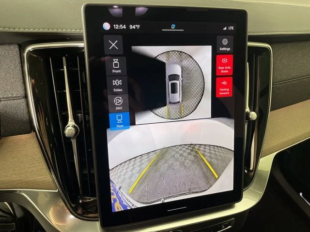 2025 Volvo XC90 Plus - Photo 31