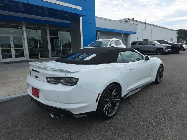 Used 2023 White Chevrolet ZL1 image 9