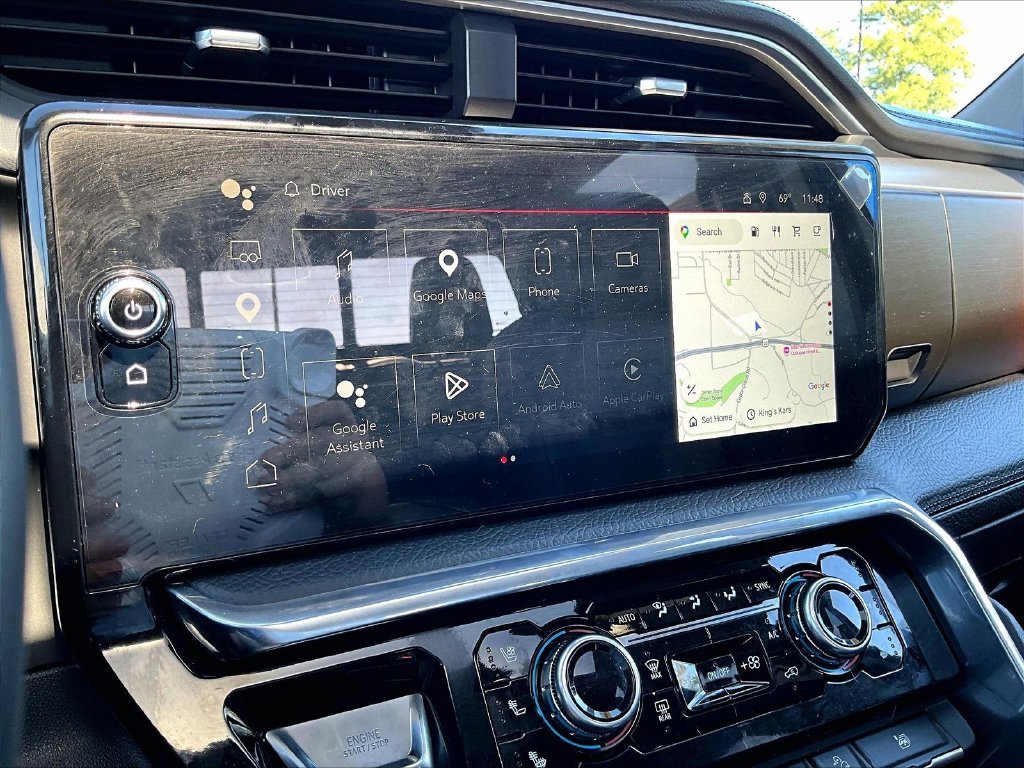 Used 2023 White GMC Denali image 19