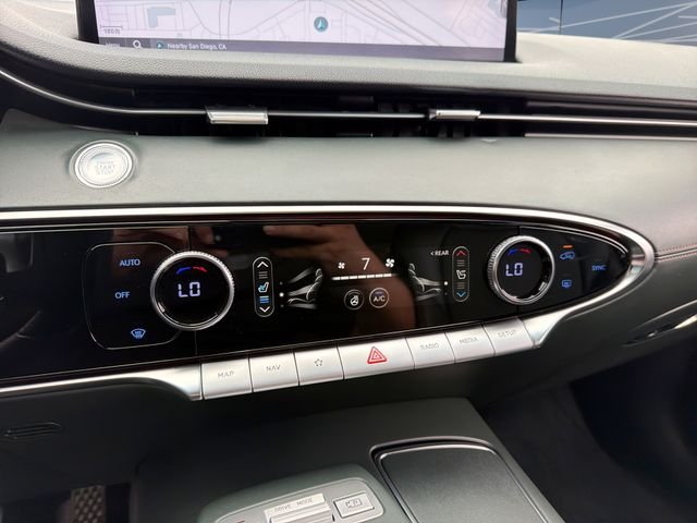 2023 GENESIS GV70 Standard - Photo 17