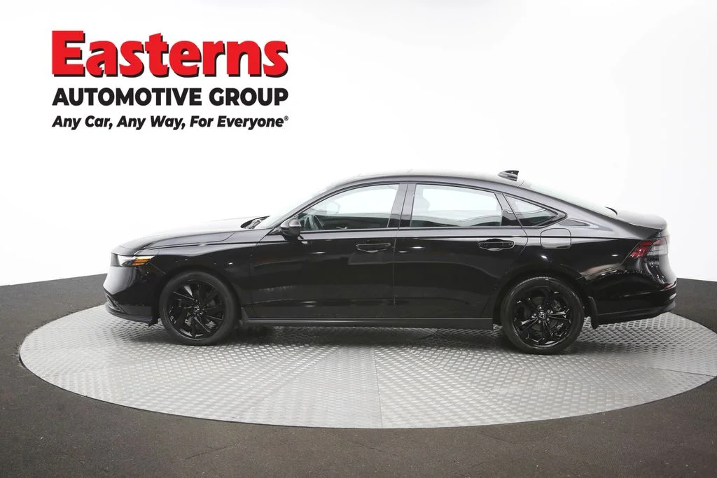 Used 2025 Black Honda SE image 60