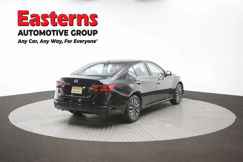 Used 2025 Black Nissan 2.5 SV image 36