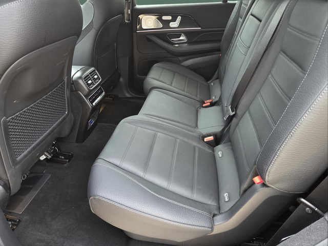 Used 2025 Black Mercedes-Benz GLS 580 image 29