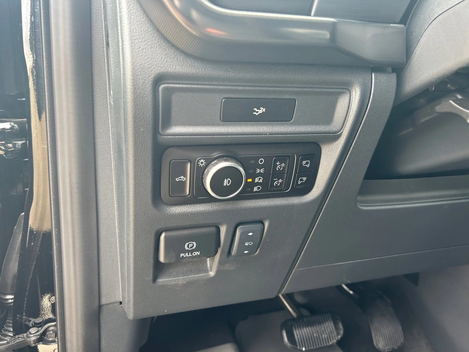 New 2026 Agate Black Metallic Ford Lariat image 16