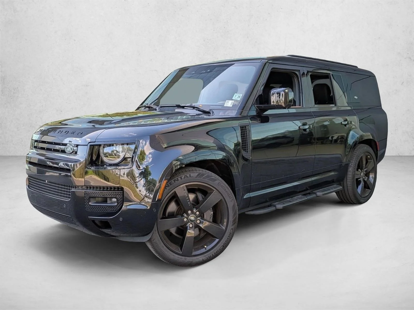 Used 2024 Black Land Rover X-Dynamic SE image 1