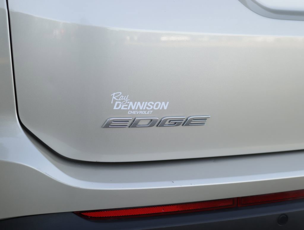 Used 2017 White Ford SEL image 34