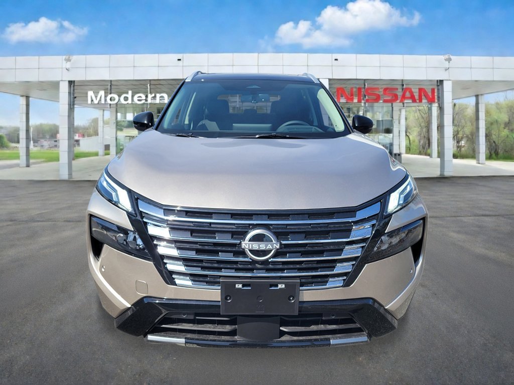 New 2026 Champagne Silver Metallic / Super Black Two-tone Nissan Platinum image 8