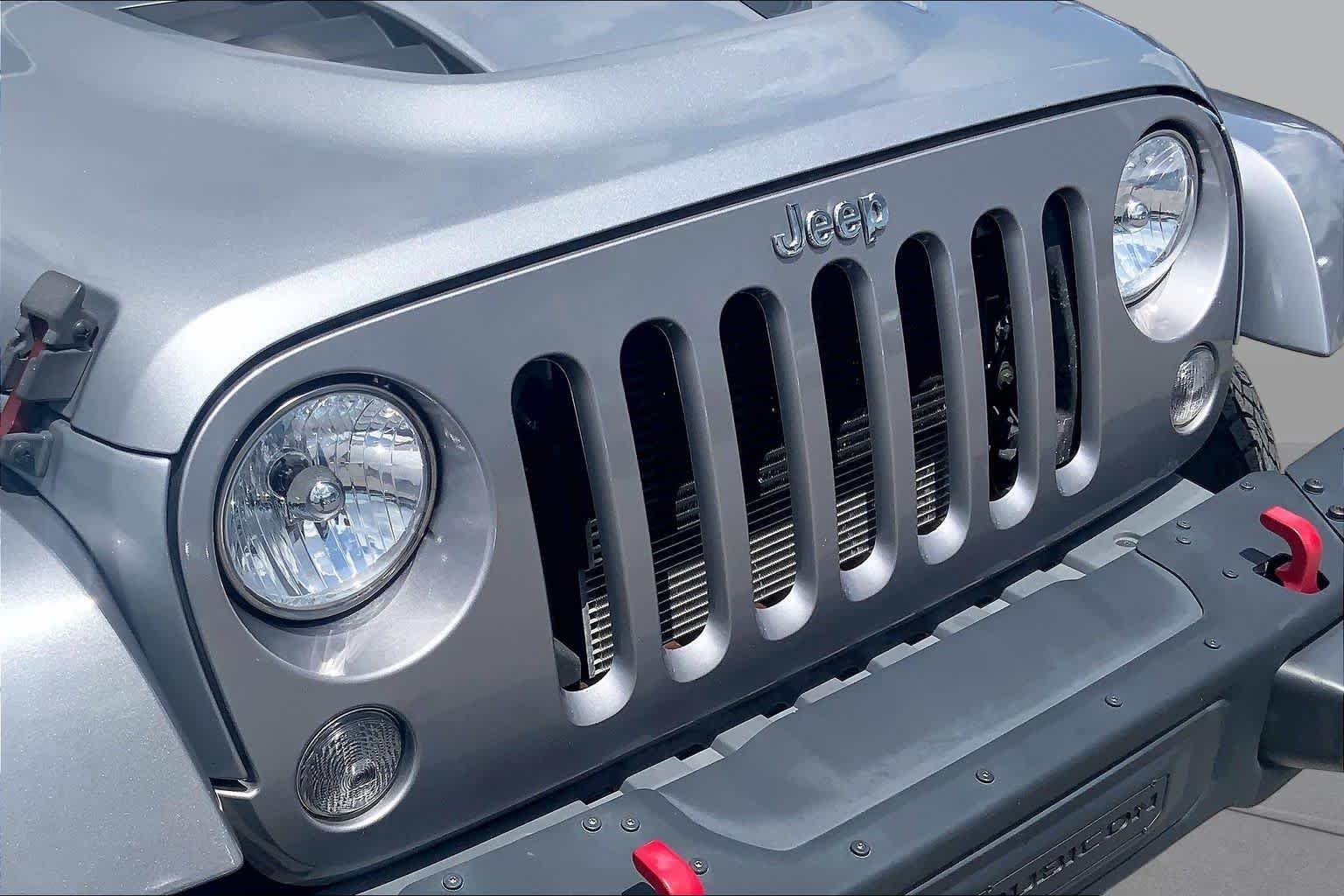 Used 2014 Billet Clearcoat Metallic Jeep Rubicon X image 29