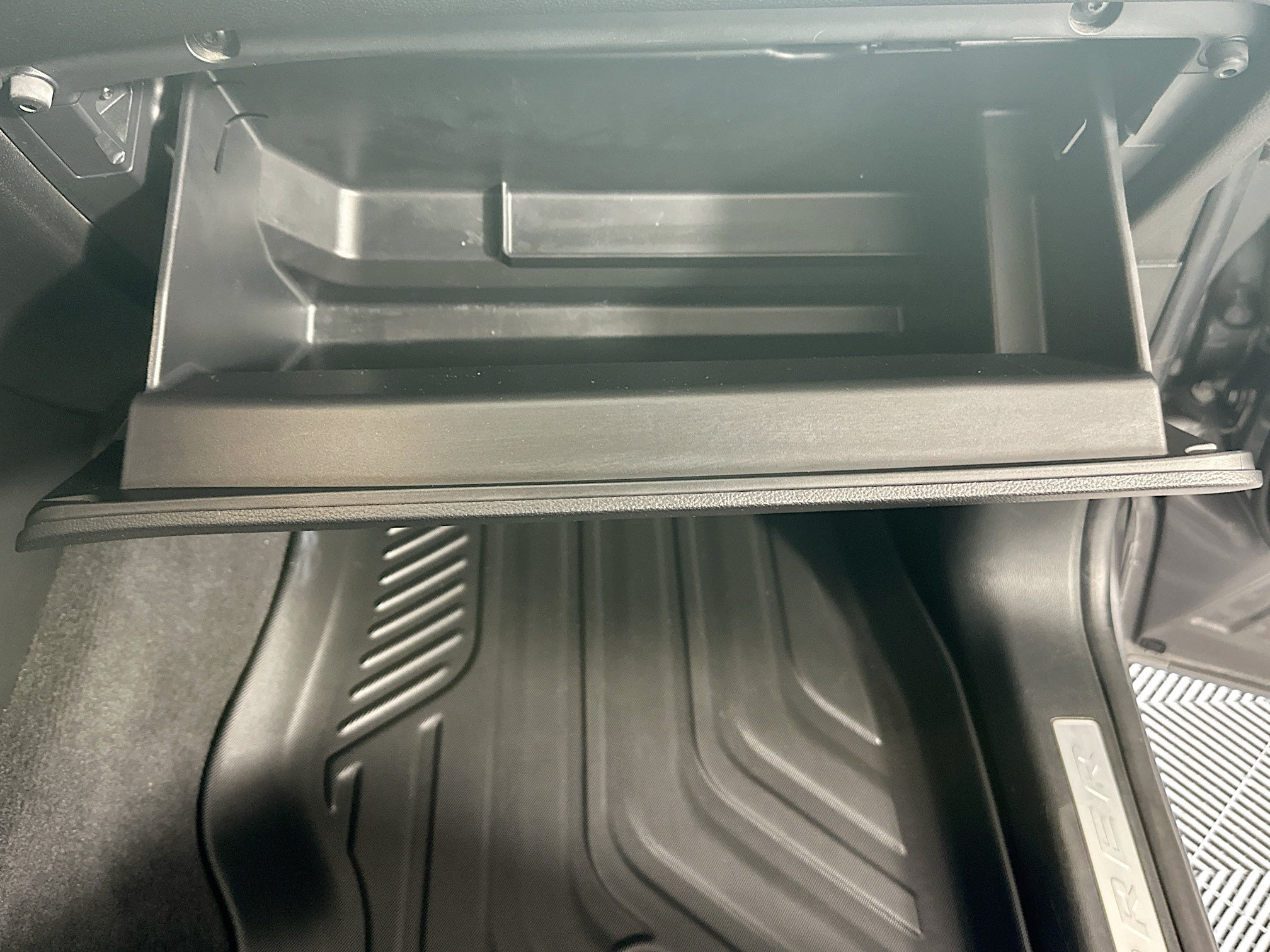 Used 2022 Gray Metallic Ford Limited image 32