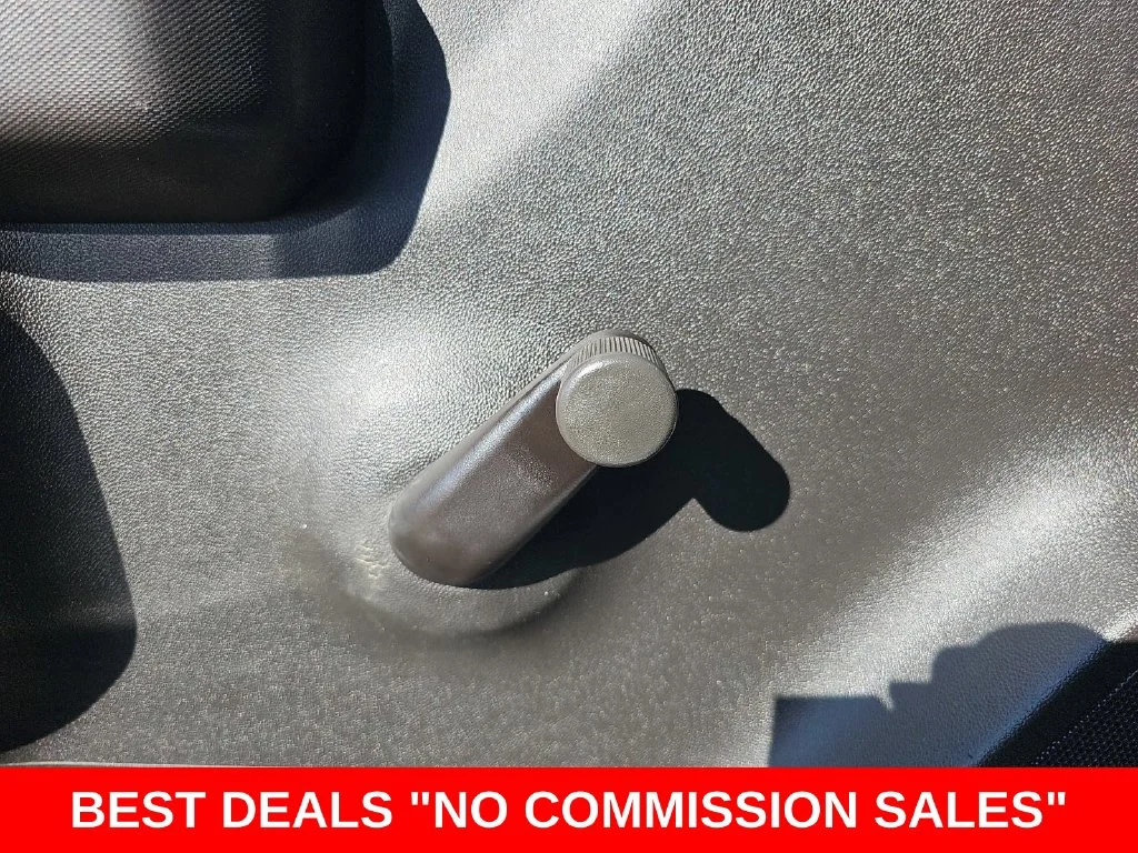Used 2020 White Chevrolet WT image 27