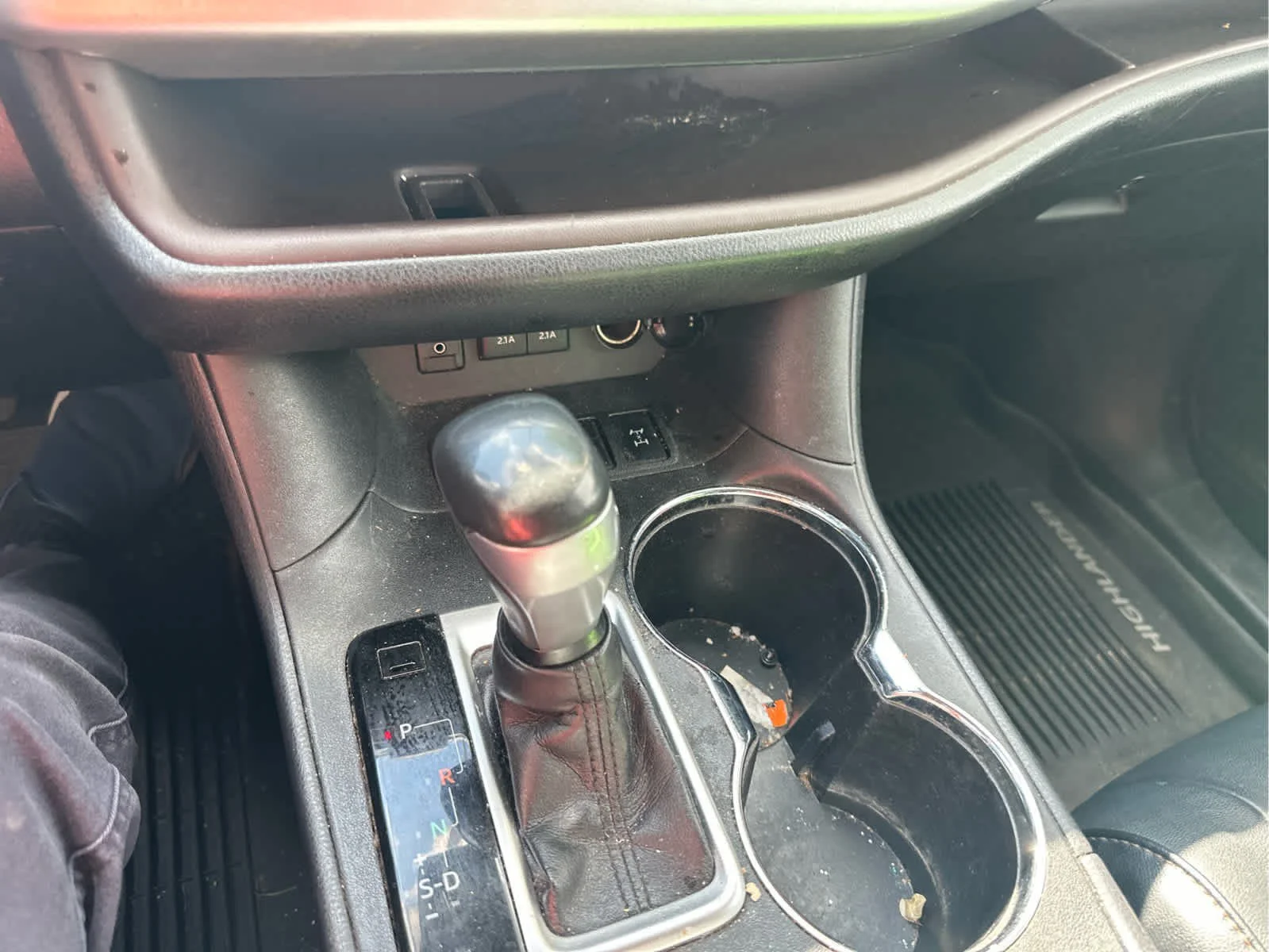 Used 2017 Toasted Walnut Pearl Toyota XLE image 12