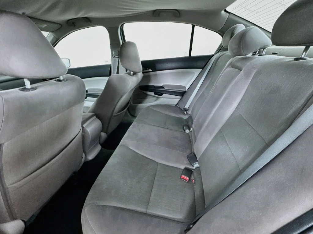 Used 2012 Alabaster Silver Metallic Honda LX image 24