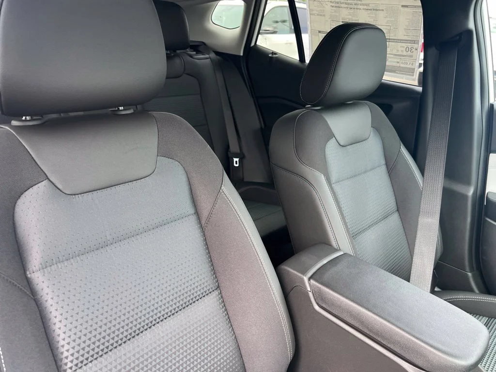 New 2026 Summit White Chevrolet LT image 24