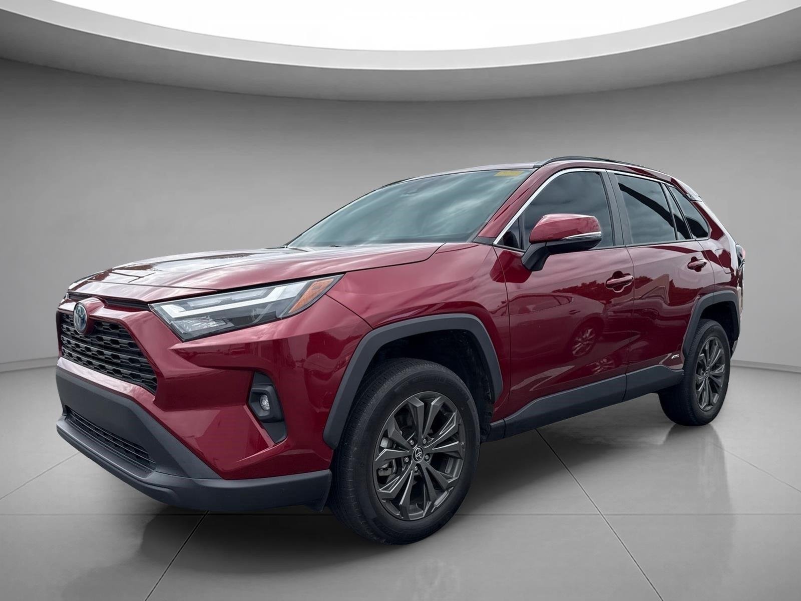Used 2023 Ruby Flare Pearl Toyota XLE Premium image 2