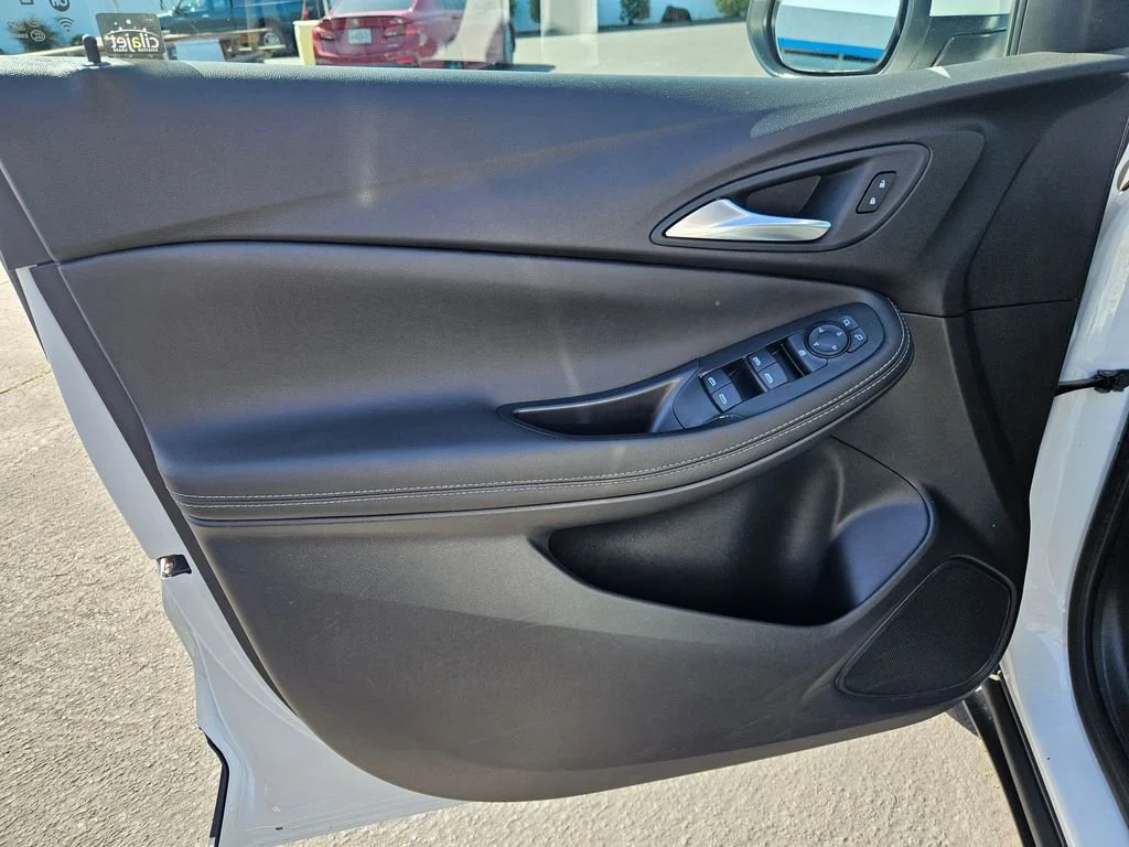 Used 2024 Summit White Buick Preferred image 10