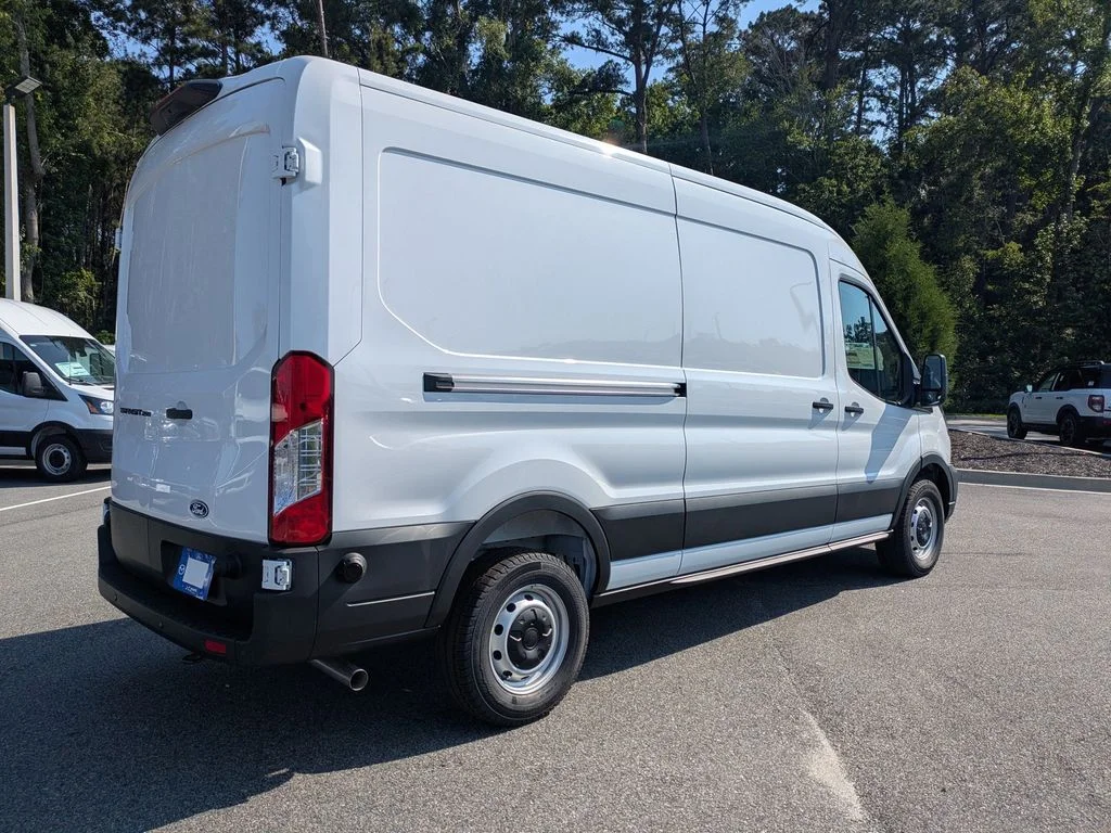 New 2026 Oxford White Ford Base image 4