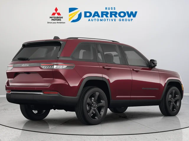 Used 2024 Red Jeep Laredo image 3