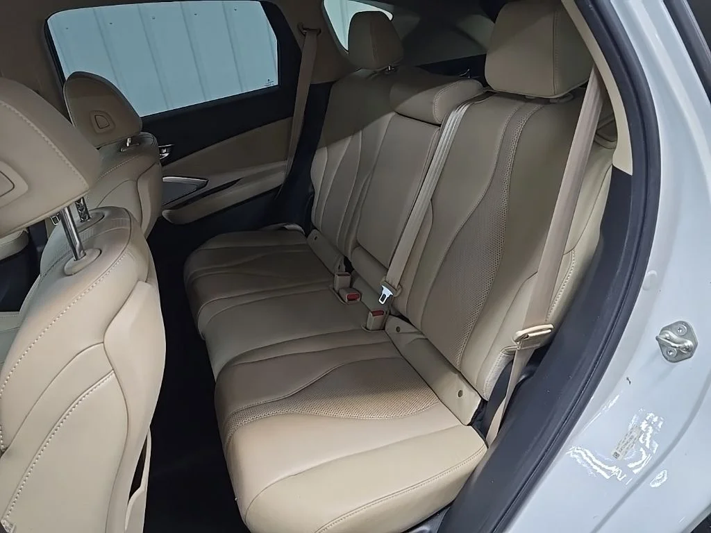 Used 2019 White Acura Technology Package image 32