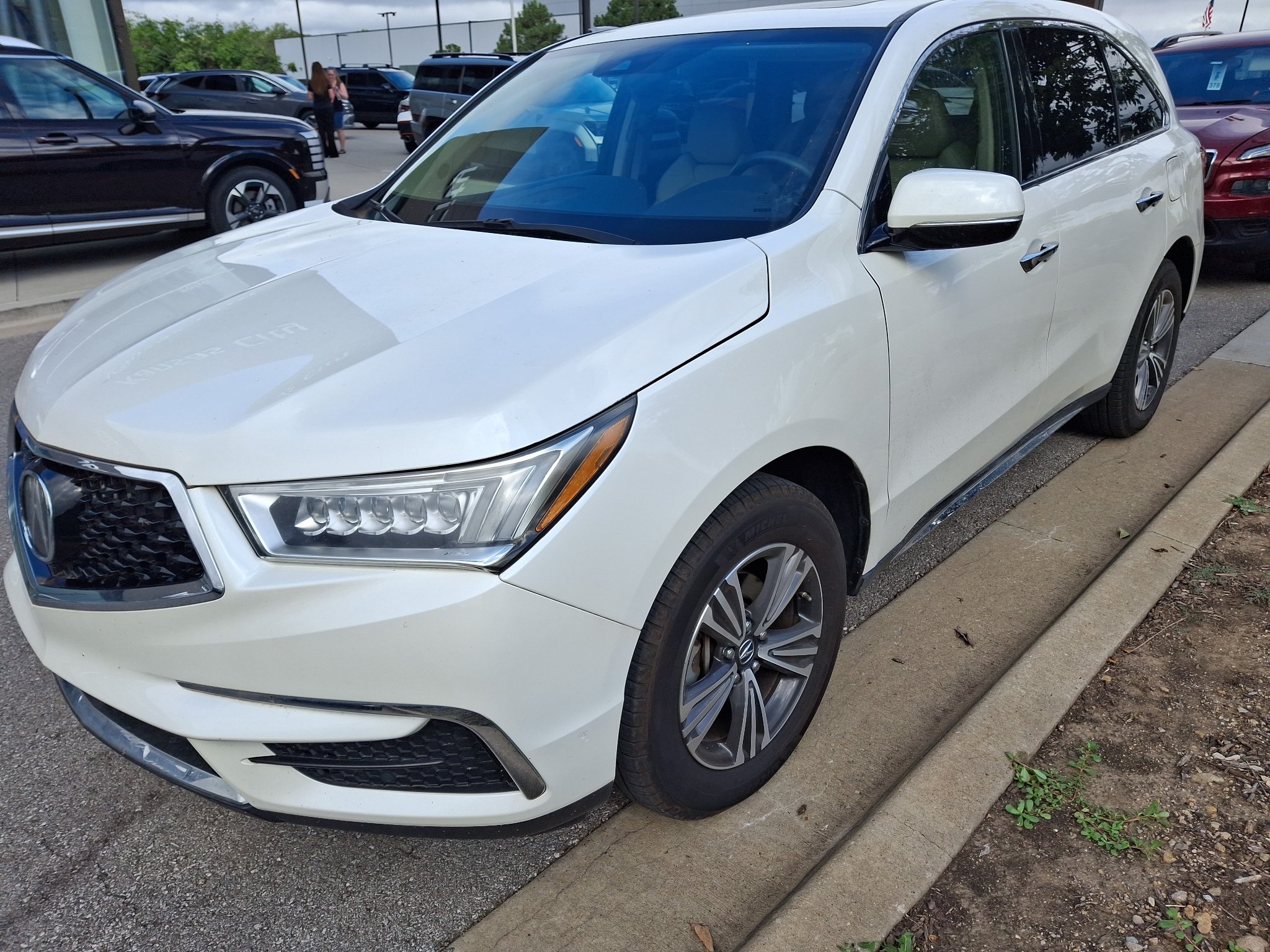 Used 2018 White Diamond Pearl Acura 3.5L (A9) image 1