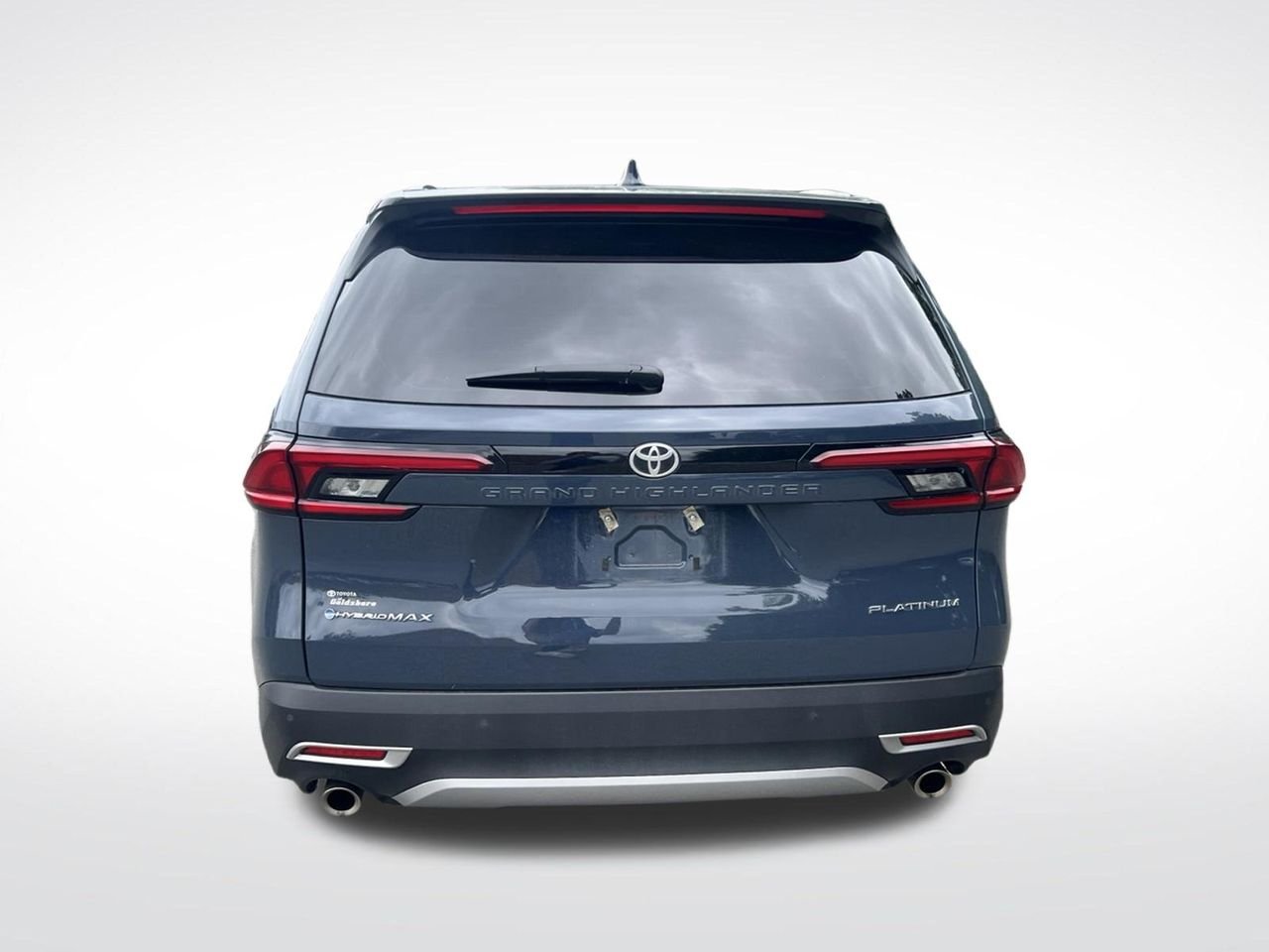 Used 2025 White Toyota MAX Platinum image 4