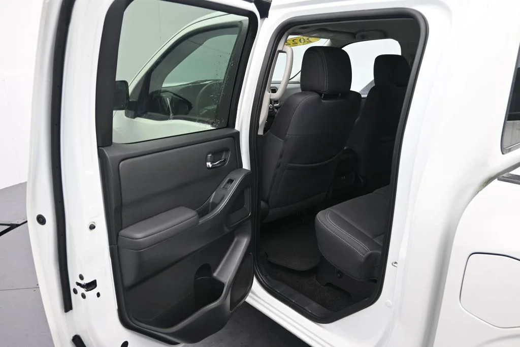 Used 2022 White Nissan SV image 13