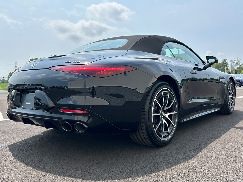 New 2027 Obsidian Black Metallic Mercedes-Benz AMG® SL 43 Roadster image 8
