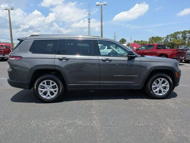 Used 2023 Gray Jeep Limited image 2