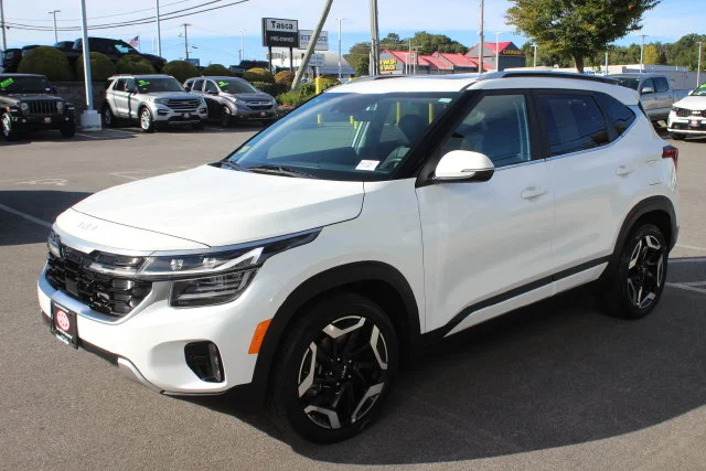 Used 2024 White Kia SX image 2